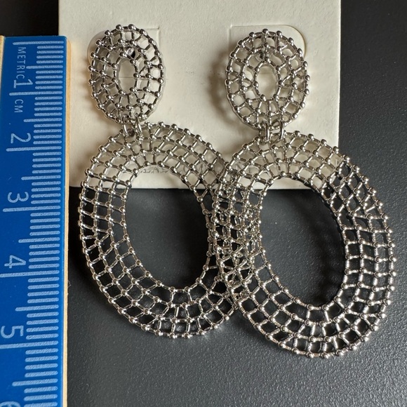 Oval Dangle Pierced Earrings
(New) - Picture 5 of 5